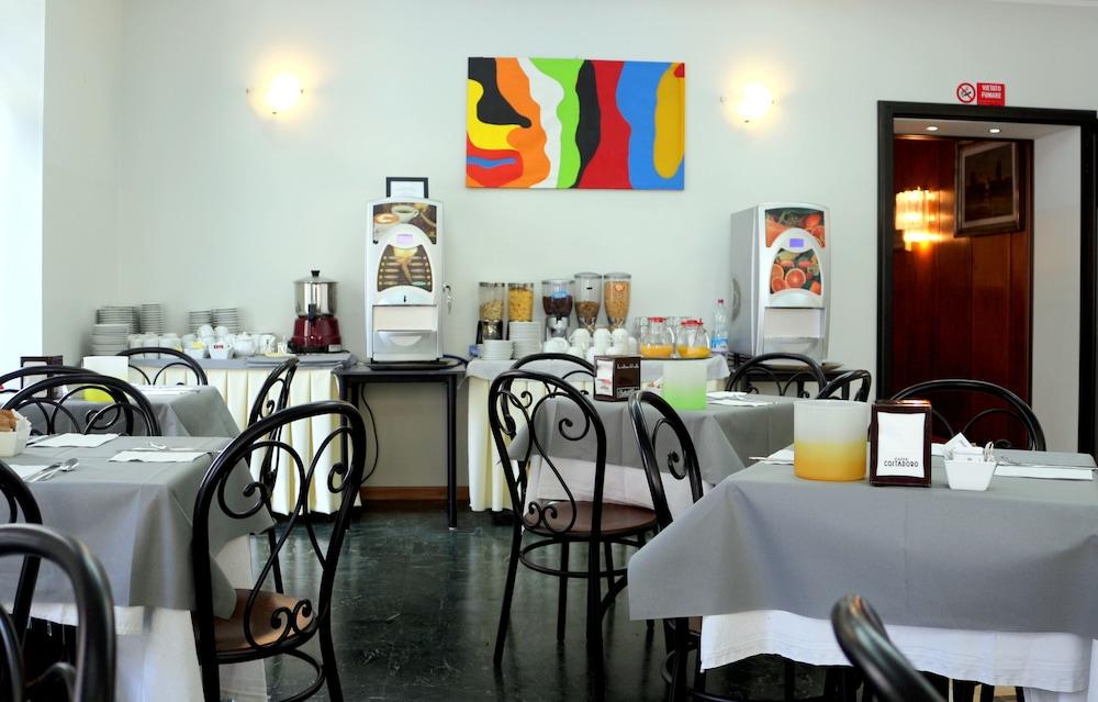 Hotel Italia 3*